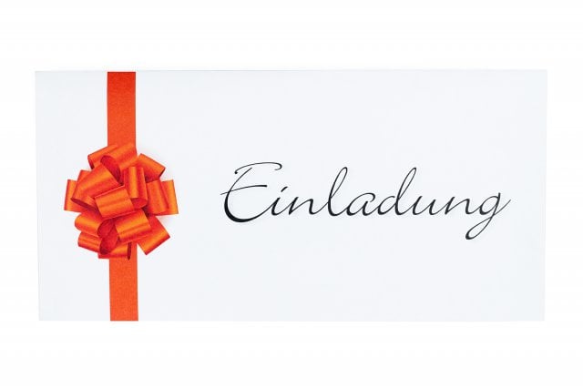 Enveloppen DIN lang, wit met print, uitnodigingsstrik rood