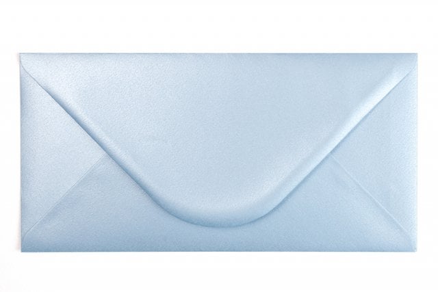 Enveloppen DIN lang, parelmoer lichtblauw